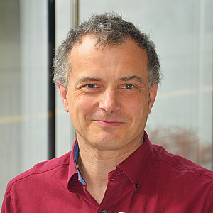 Bild von Sven Kordon (Leiter Quali­täts­management und -sicherung am KKh Erfurt)