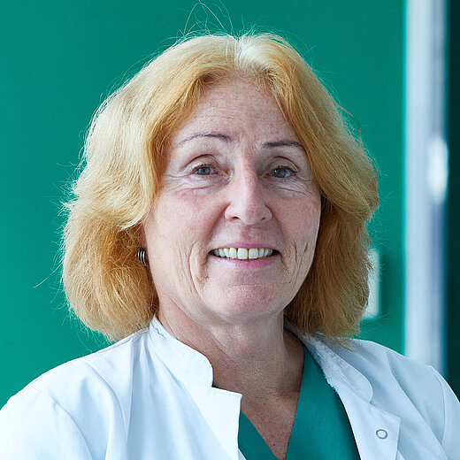 Bild von Dr. med. Uta Pertschy (Chefärztin des Instituts für bildgebende Diagnostik am KKH Erfurt)