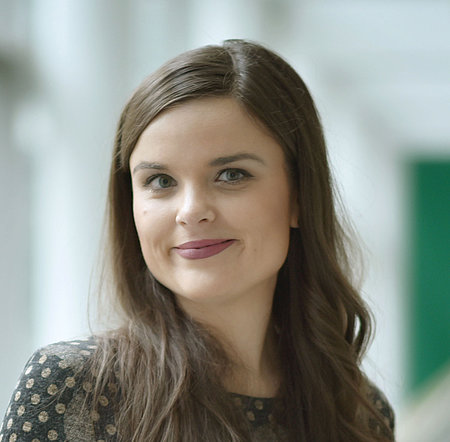 Bild von Carolin Hanke (Leitende Psychologische Psycho­therapeutin in der Klinik für Psychia­trie, Psycho­therapie und Psycho­somatik am KKH Erfurt)