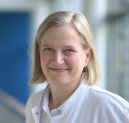 Bild von Dr. med. Christine Dittrich (Ltd. Oberärztin in der Klinik für Unfallchirurgie, Orthopädie und Wirbel­säulen­therapie am KKh Erfurt)